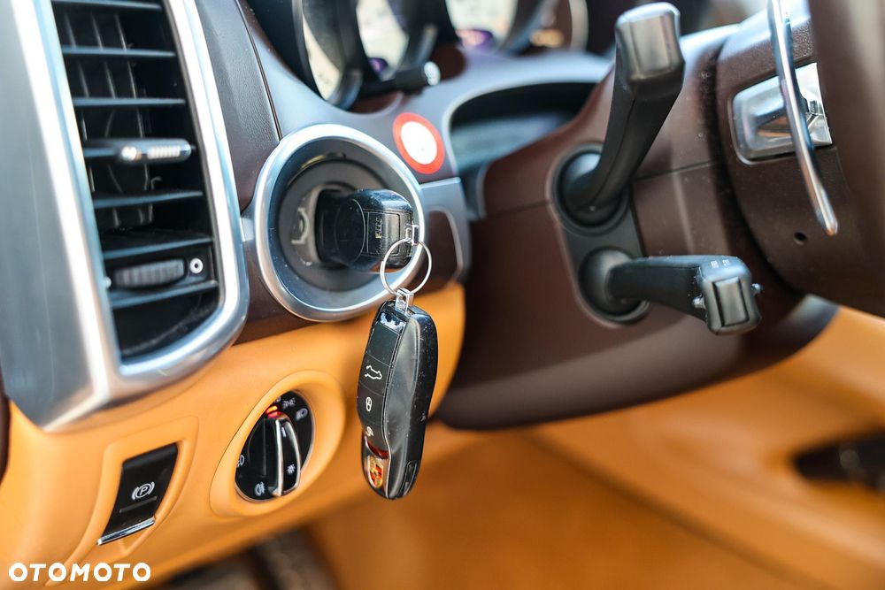 Porsche Cayenne - 17