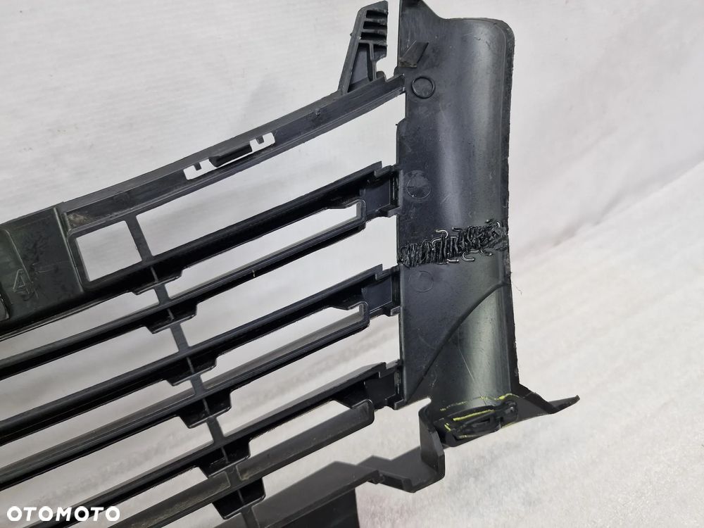 CITROEN JUMPY 3 III SPACE TOURER KRATKA ŚRODKOWA ZDERZAKA PRZEDNIEGO PRZÓD NA PDC , NR 9811718677 , NR AUKCJI KR452 - 12