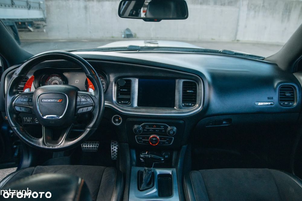 Dodge Challenger - 9