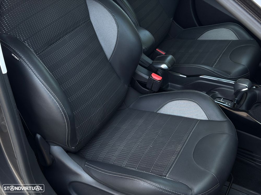 Peugeot 2008 1.2 PureTech Allure EAT6 - 32