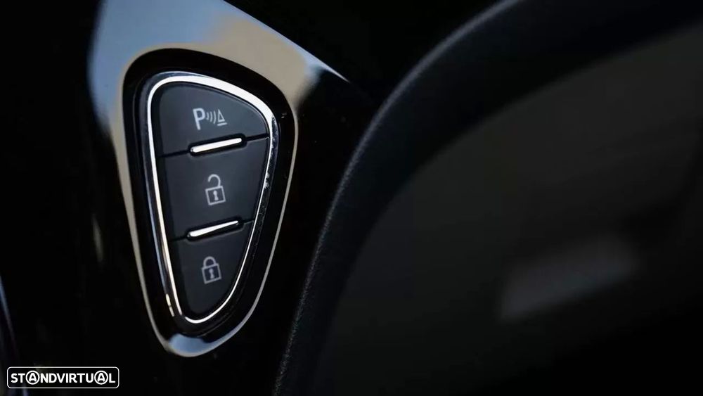 Opel Adam 1.2 Glam - 15