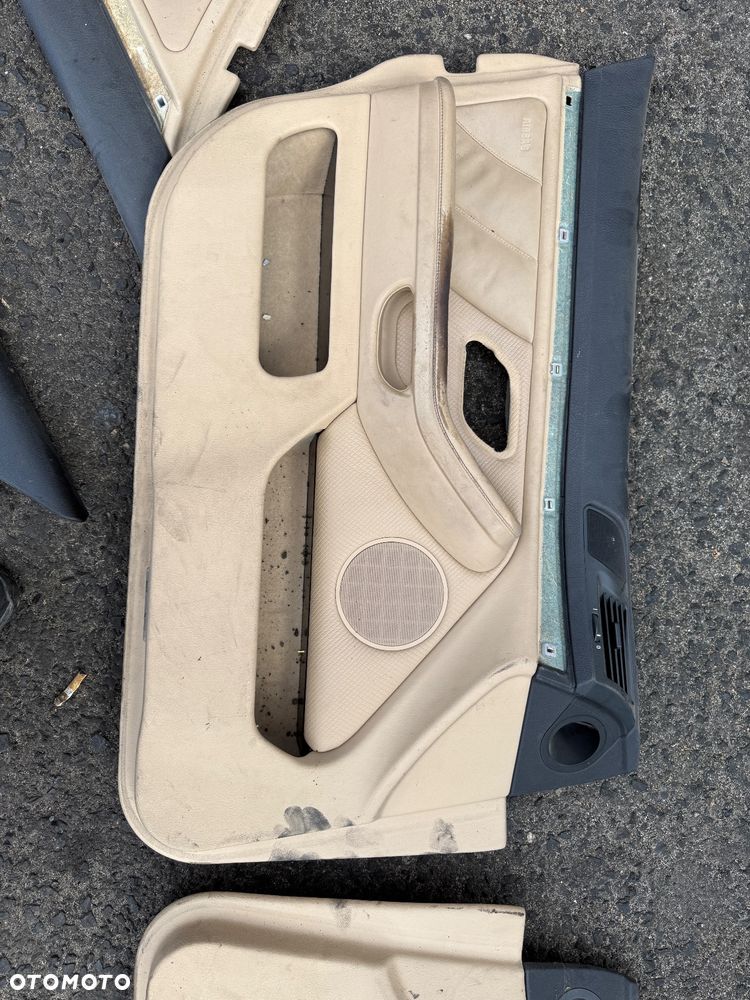 Boczki tapicerki drzwi e39 biznes exclusive rączki w skórze Beżowe !