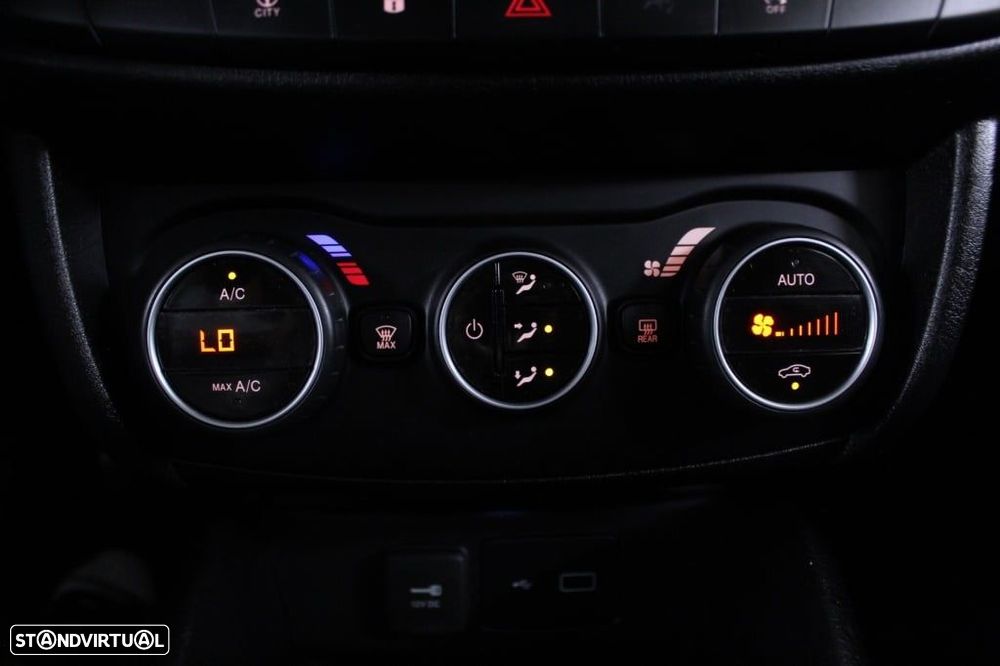 Fiat Tipo Station Wagon 1.6 M-Jet Lounge - 29