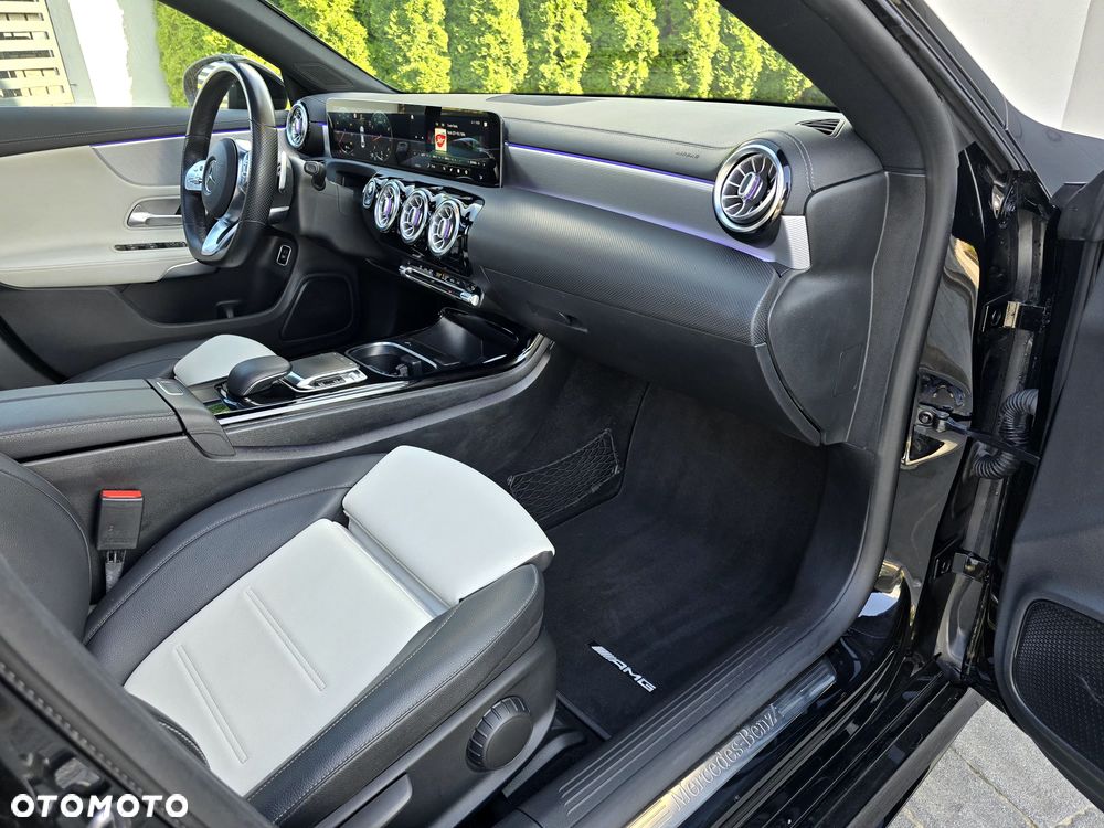 Mercedes-Benz CLA 220 AMG Line 7G-DCT - 22