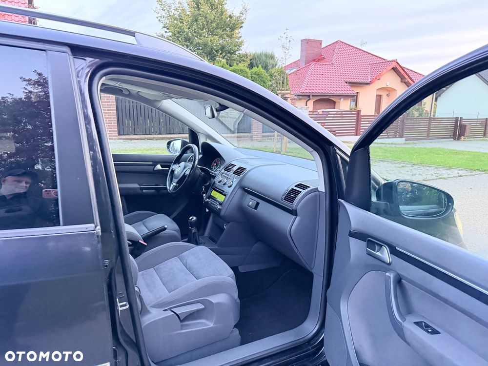 Volkswagen Touran - 21
