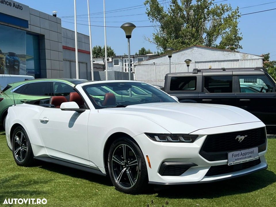 Ford Mustang - 4