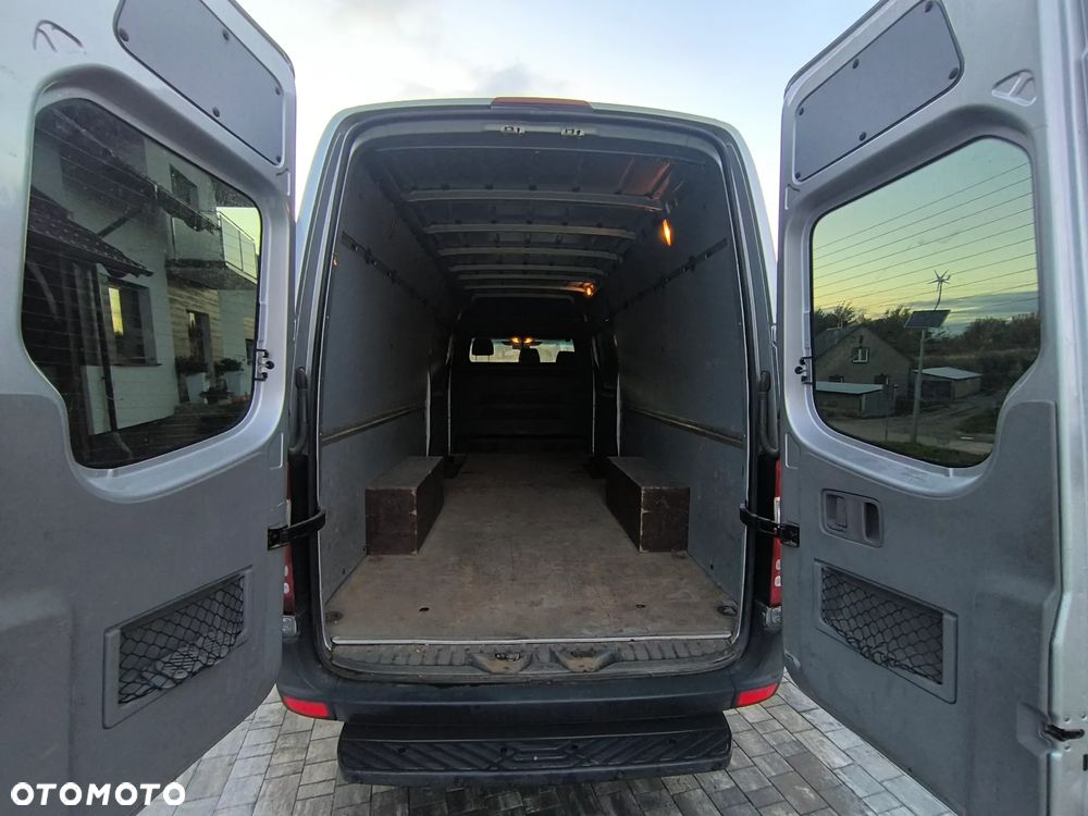 Mercedes-Benz Sprinter - 8