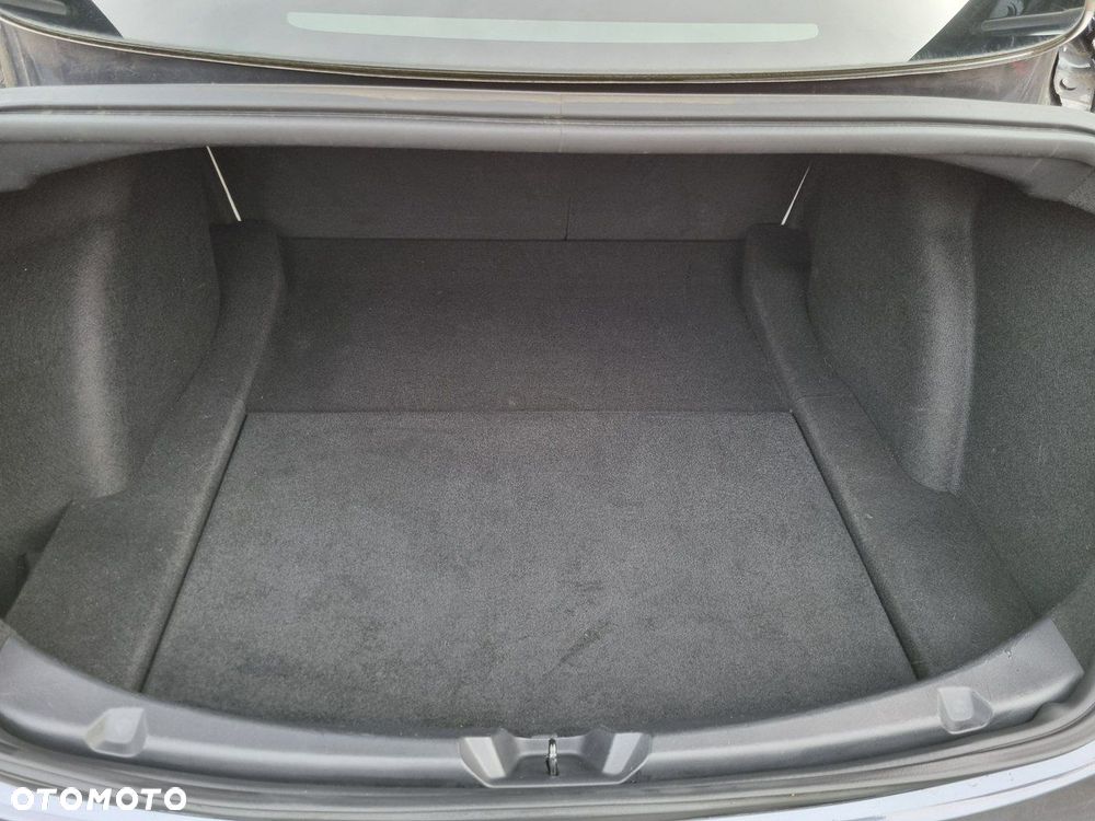 Tesla Model 3 Langstreckenbatterie Allradantrieb Dual Motor - 12