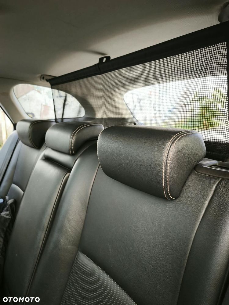 Toyota Avensis 2.0 D-4D Prestige - 23