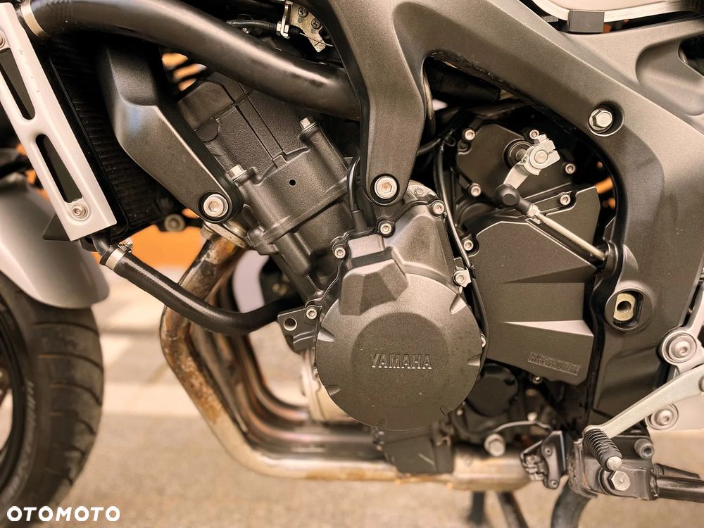 Yamaha FZ6 - 10