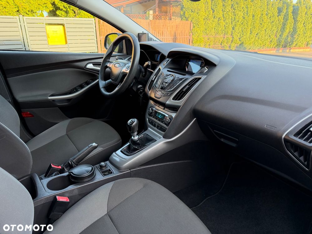 Ford Focus 1.6 TDCi DPF Champions Edition - 34