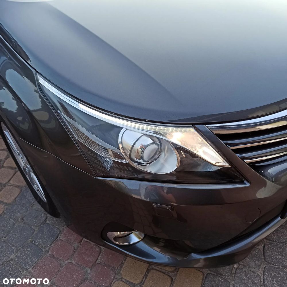 Toyota Avensis 1.8 Premium - 8