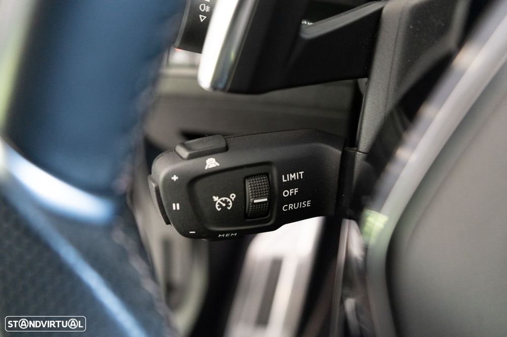 Peugeot 3008 1.6 Hybrid4 GT Line e-EAT8 - 28