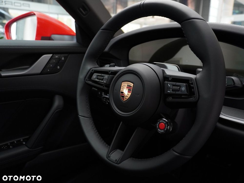 Porsche 911 Carrera - 25
