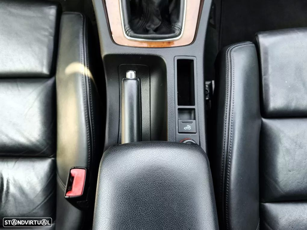 Audi A4 Cabrio 2.0 TDi S-line - 26