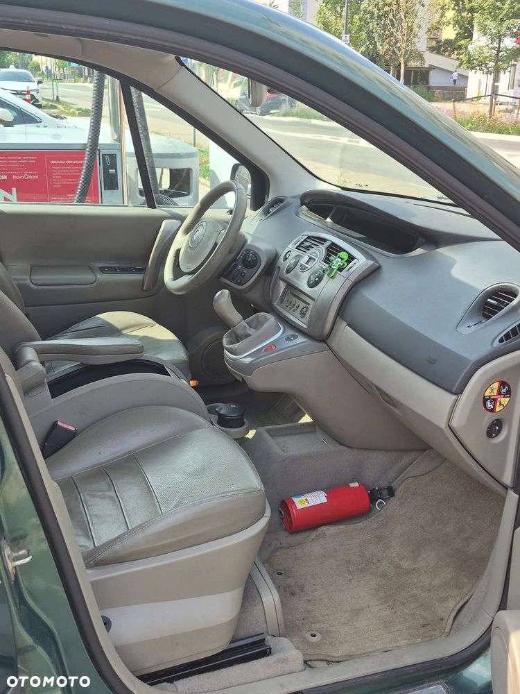 Renault Scenic 1.6 Confort Privilege - 24