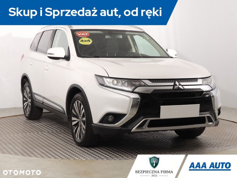 Mitsubishi Outlander - 2