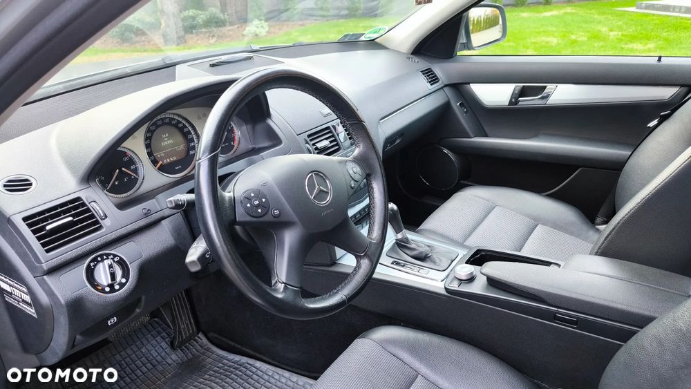 Mercedes-Benz Klasa C 200 7G-TRONIC Avantgarde Edition - 18