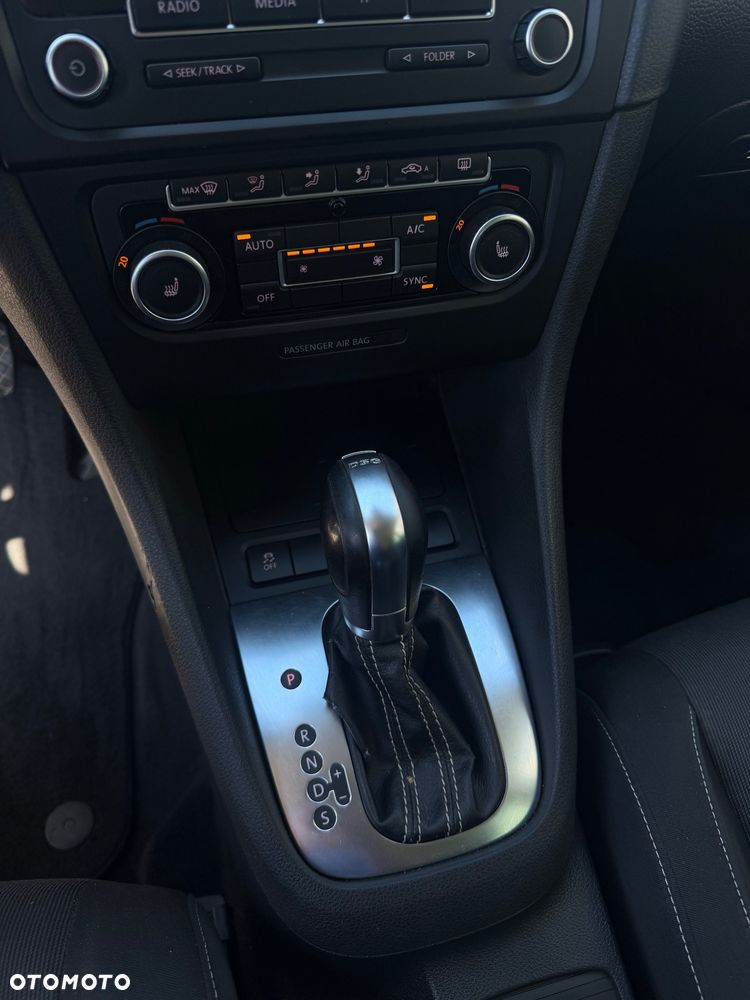 Volkswagen Golf 2.0 TDI DPF DSG MATCH - 11