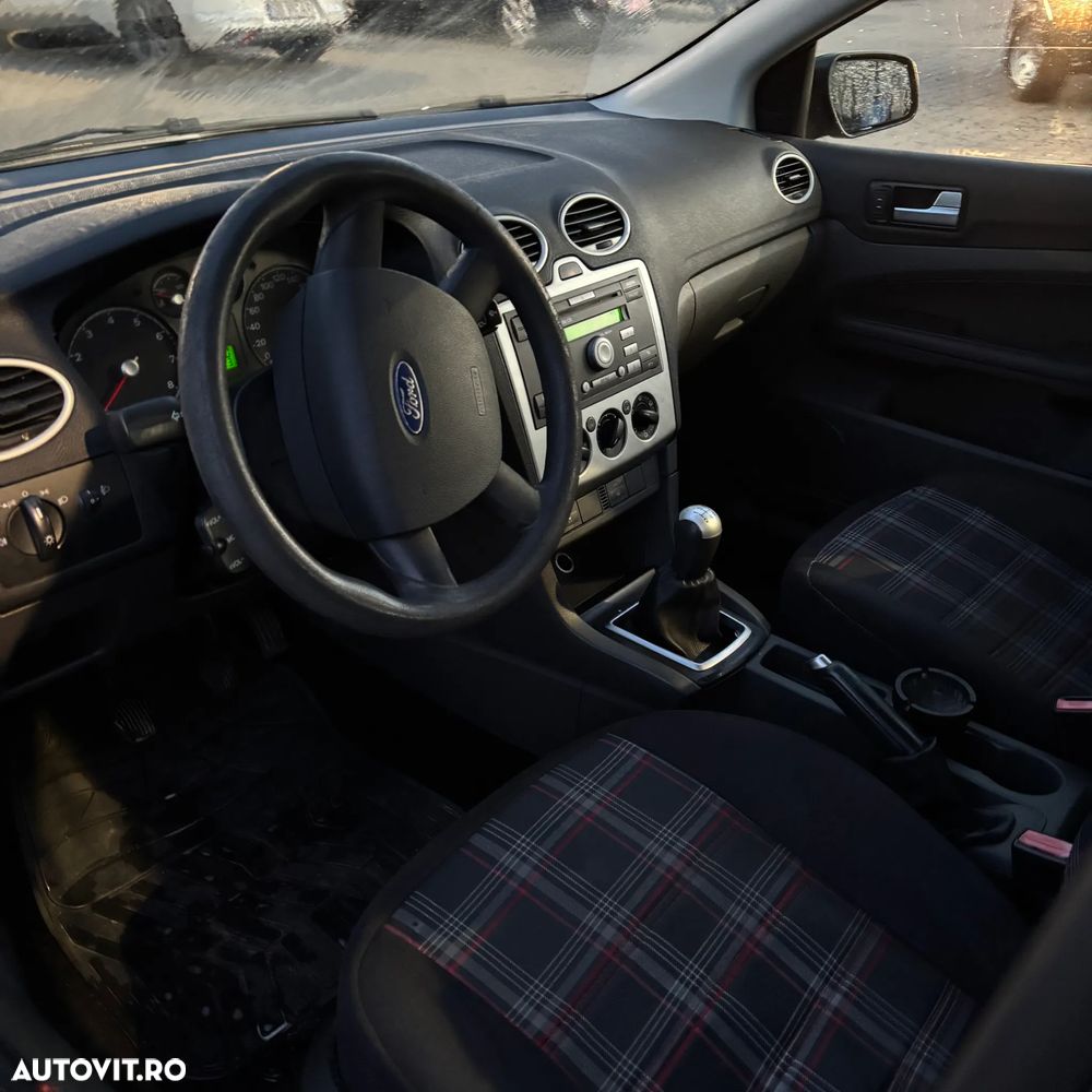 Ford Focus 1.6i 16V - 7