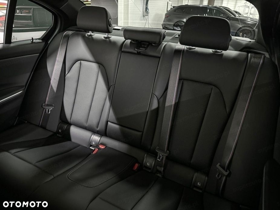 BMW Seria 3 320i xDrive M Sport sport - 13