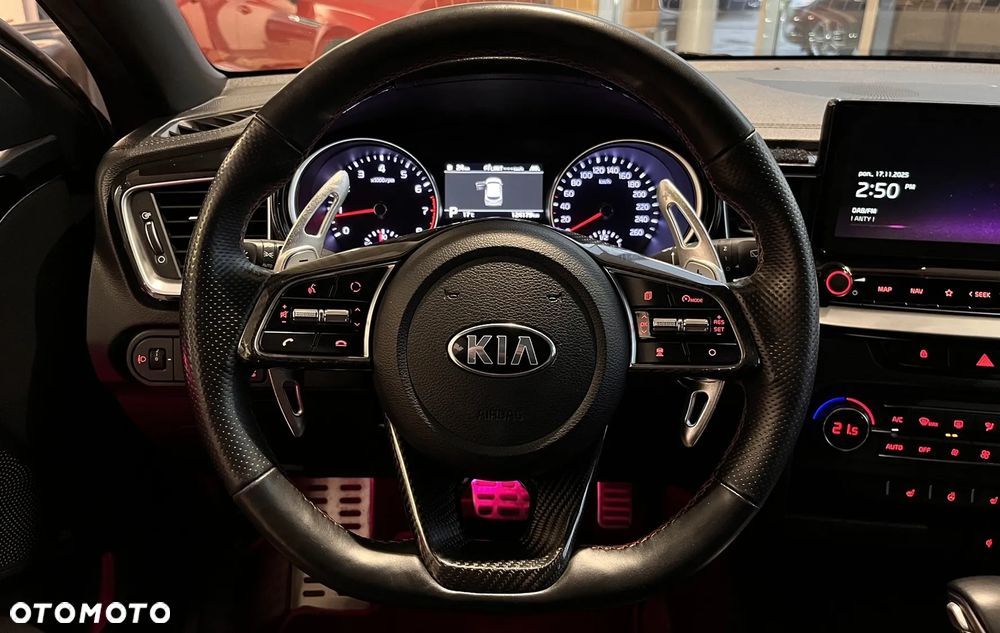 Kia ProCeed 1.6 T-GDI GT DCT - 12