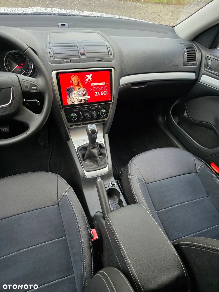Skoda Octavia 1.6 Elegance - 28