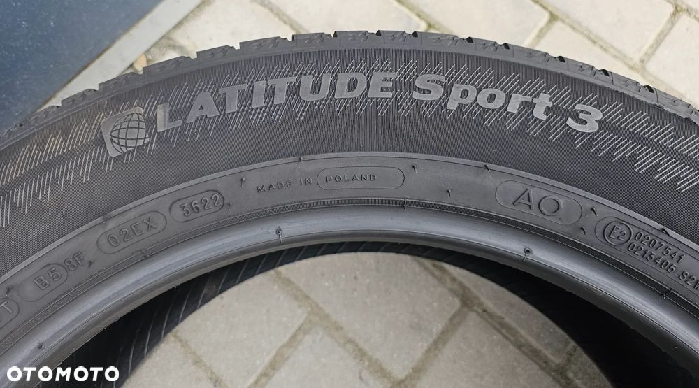 Michelin LATITUDE SPORT 3 235/55R19 101 W - 4