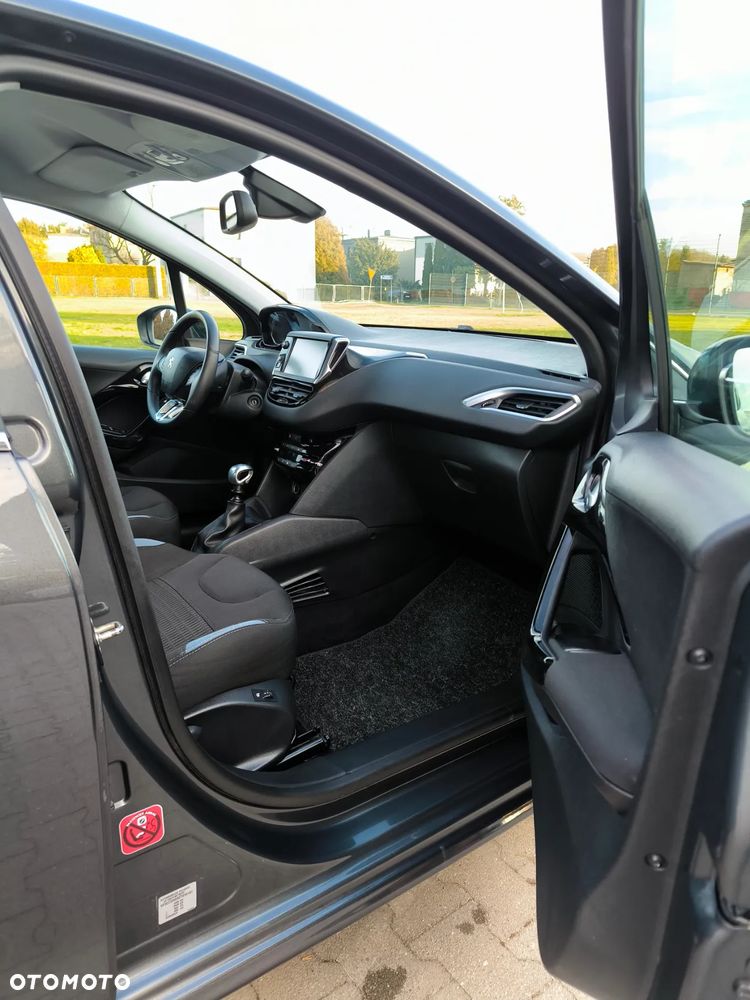 Peugeot 208 e-HDi 115 Stop&Start Allure - 17