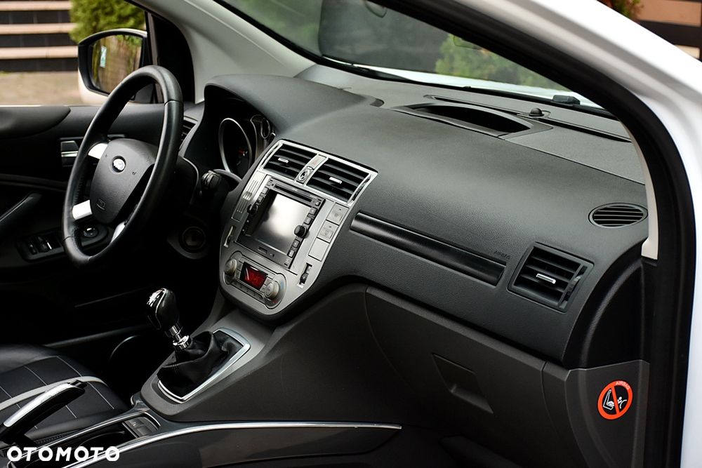 Ford Kuga 2.0 TDCi 4x4 Titanium - 25