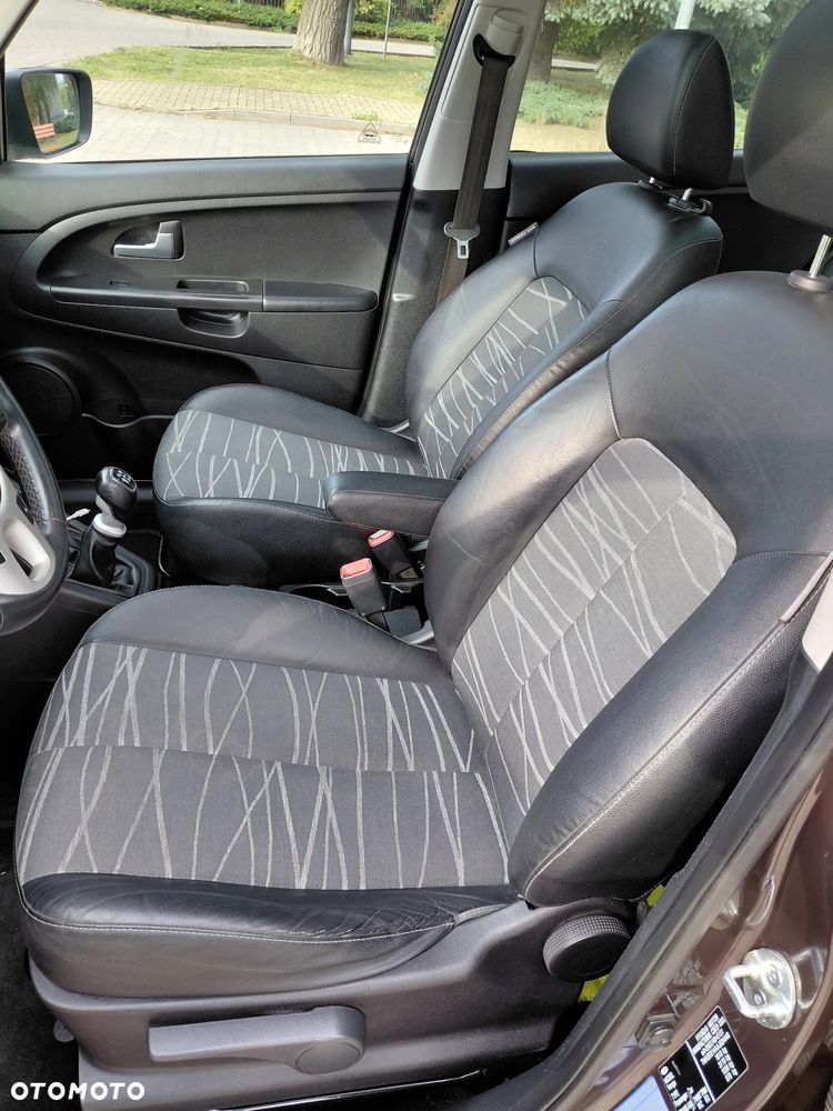 Kia Venga 1.6 CRDi 128 Vision - 8