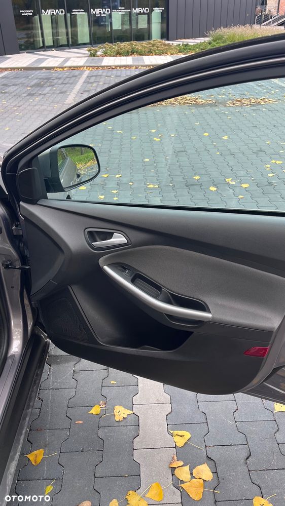 Ford Focus 1.6 Trend - 23