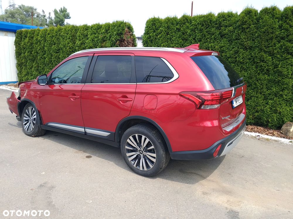 Mitsubishi Outlander - 4