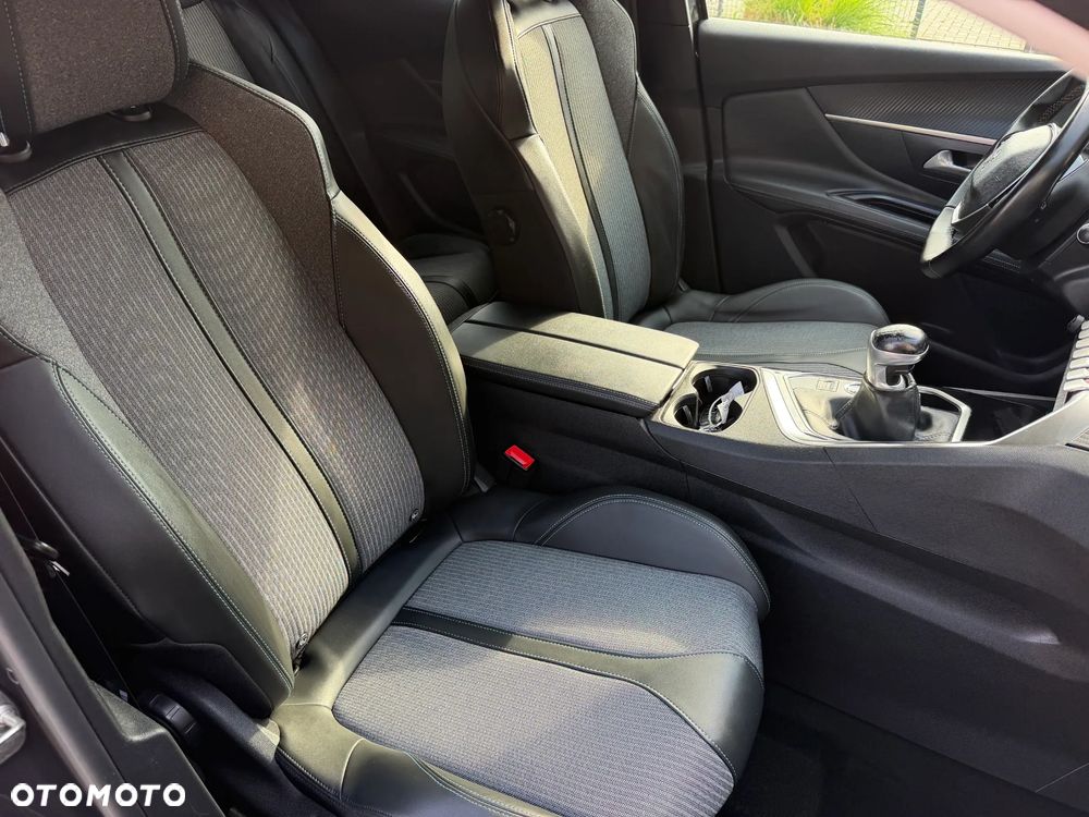 Peugeot 3008 - 18