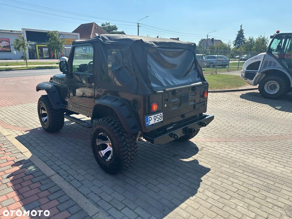 Jeep Wrangler - 5