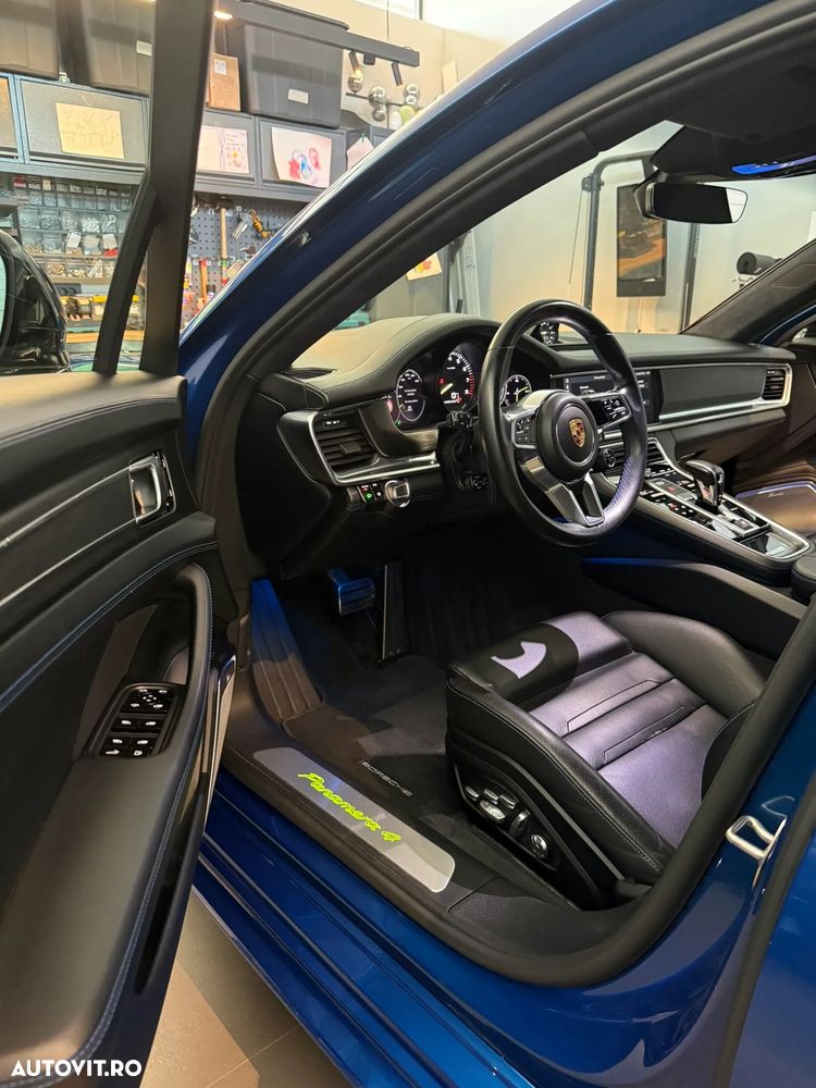 Porsche Panamera 4 E-Hybrid - 16