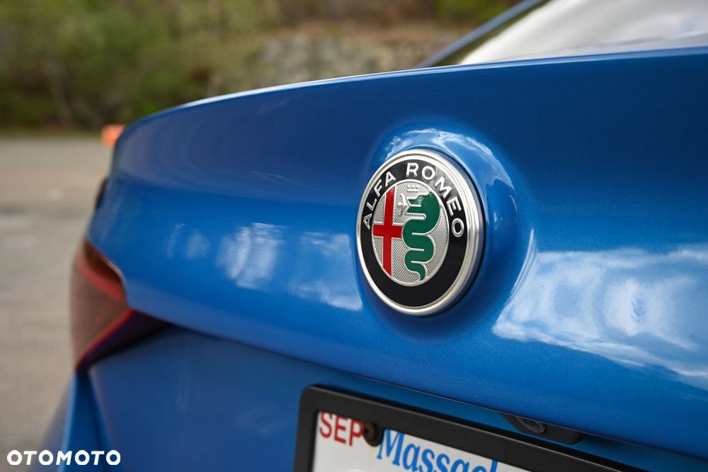 Alfa Romeo Giulia 2.0 Turbo 16V AT8-Q4 Veloce Ti - 14