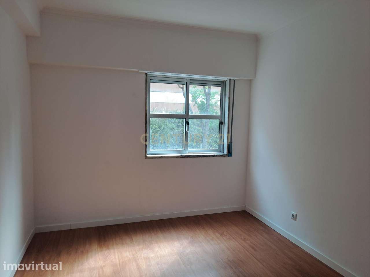 Apartamento T2 - Tapada das Merçês - Grande imagem: 4/34