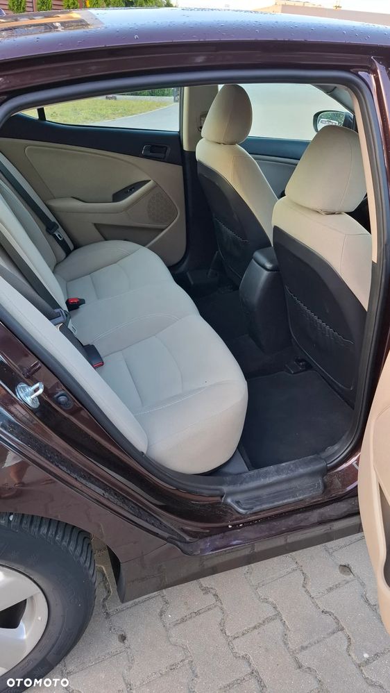 Kia Optima 2.0 L - 7