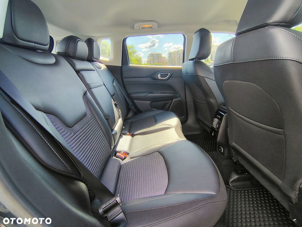 Jeep Compass - 12
