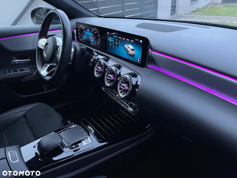 Mercedes-Benz Klasa A 180 AMG Line 7G-DCT - 16