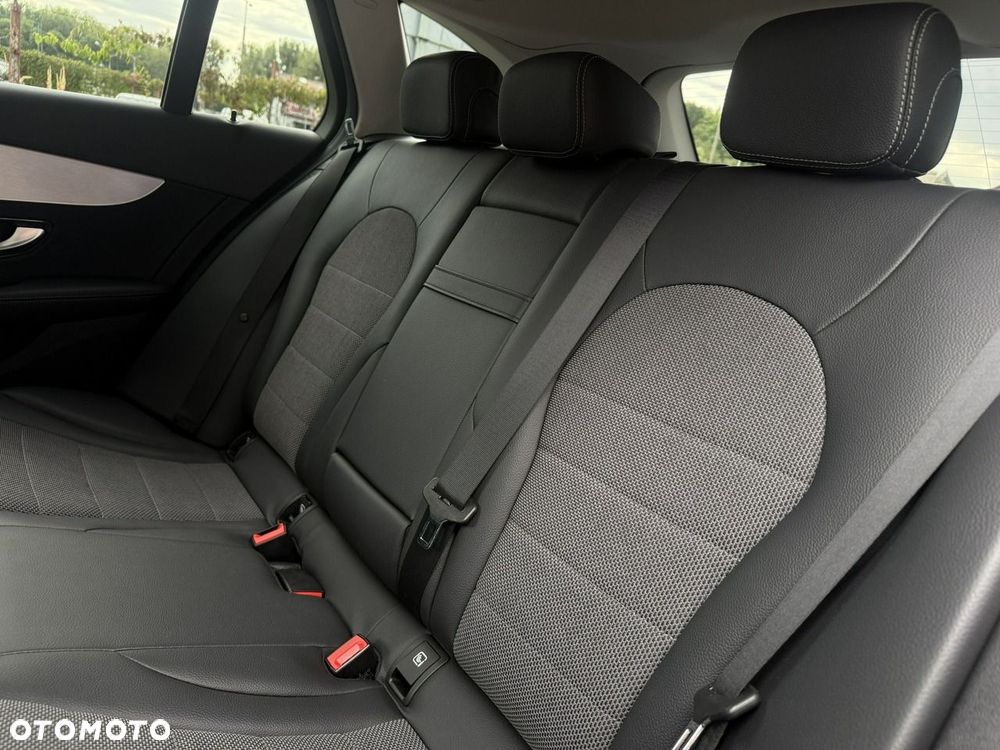 Mercedes-Benz Klasa C 200 d 9G-TRONIC Avantgarde - 33