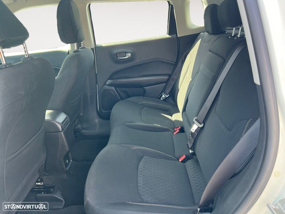 Jeep Compass 1.3 T Sport - 13