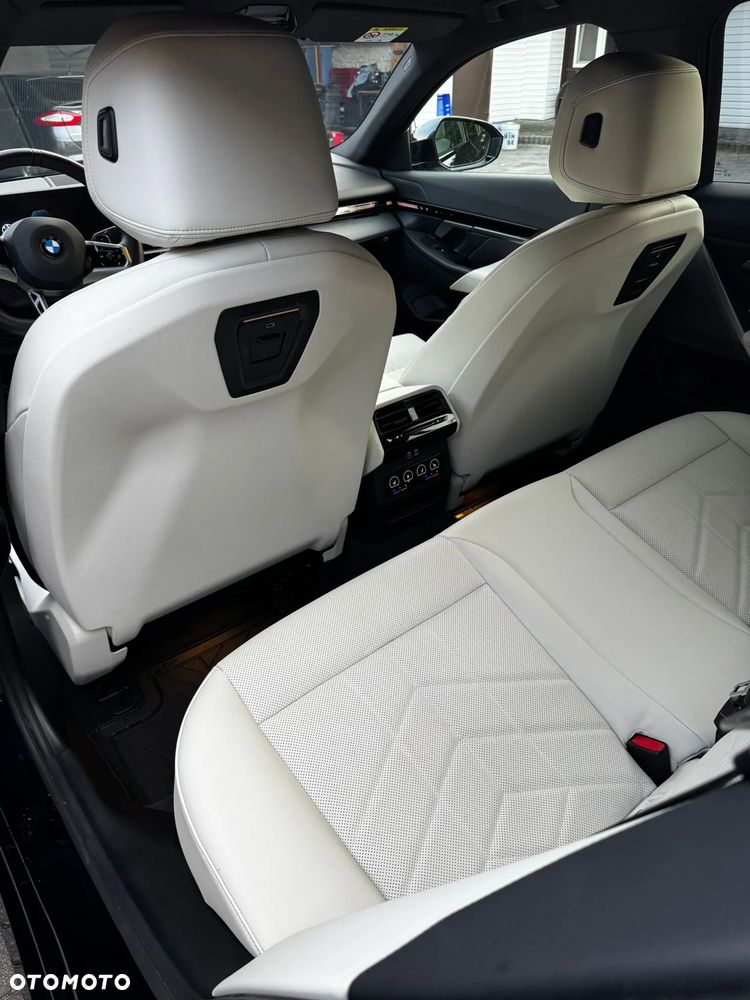 BMW Seria 5 520i mHEV - 14