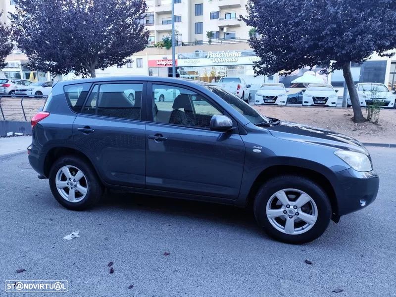 Toyota RAV4 2.2 D-4D - 16