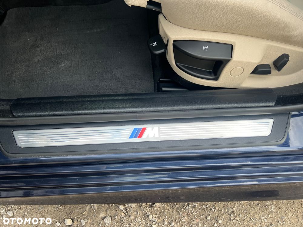 BMW Seria 5 528i xDrive Sport-Aut - 33