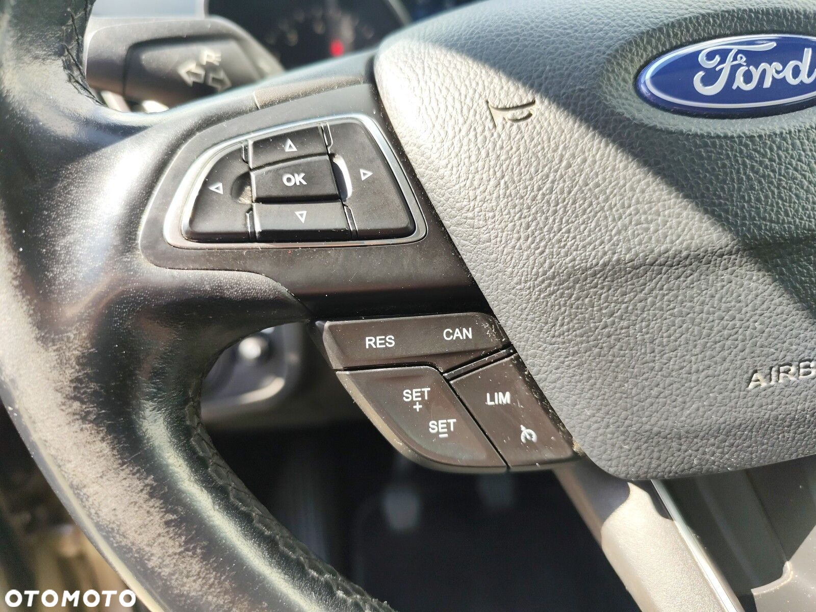Ford Kuga - 23