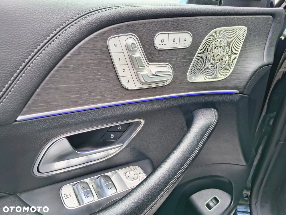 Mercedes-Benz GLS - 21