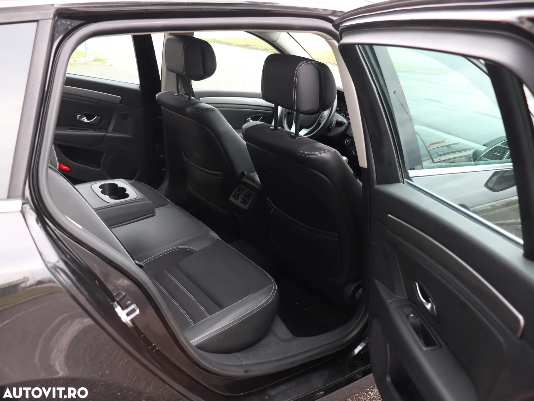 Renault Laguna dCi 110 FAP Limited - 13