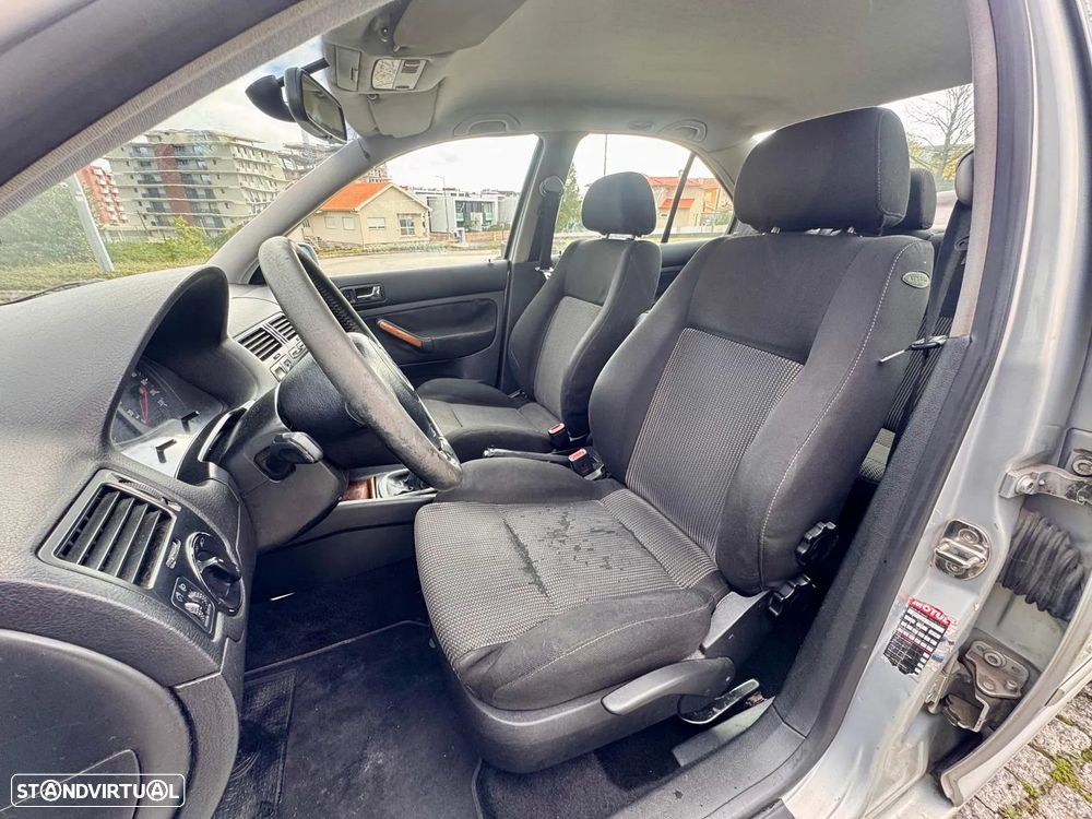 VW Bora 1.9 TDi Confortline - 5